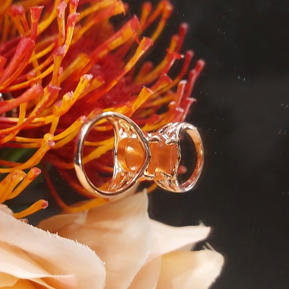 Cats Eye Glass Fashion Ring - Sizes: 5 1/2 & 7 1/2 - Picture 4 of 7